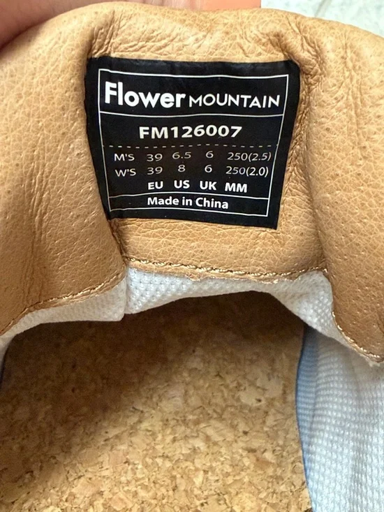 NWT Flower Mountain Wave Sneakers - Yellow Multi women’s size 8/ 39 - Picture 8 of 8